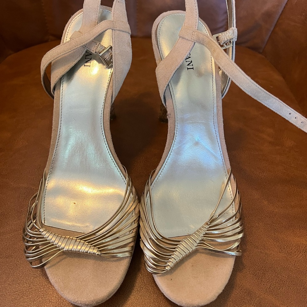 Alfani gold snake skin pattern heels